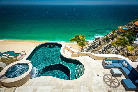 cabo luxury homes for rent.